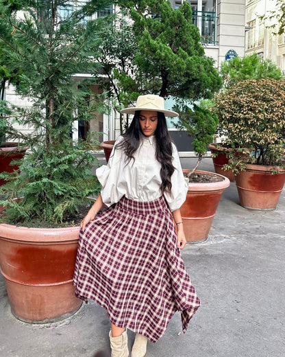 Jupe asymétrique smockée carreaux bordeaux et beige – OR SHÉLI