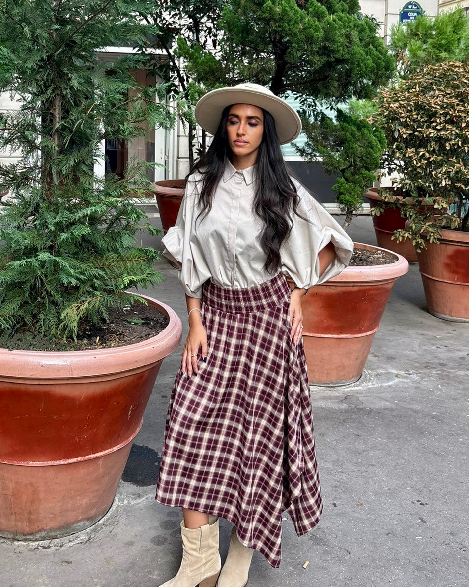 Jupe asymétrique smockée carreaux bordeaux et beige – OR SHÉLI