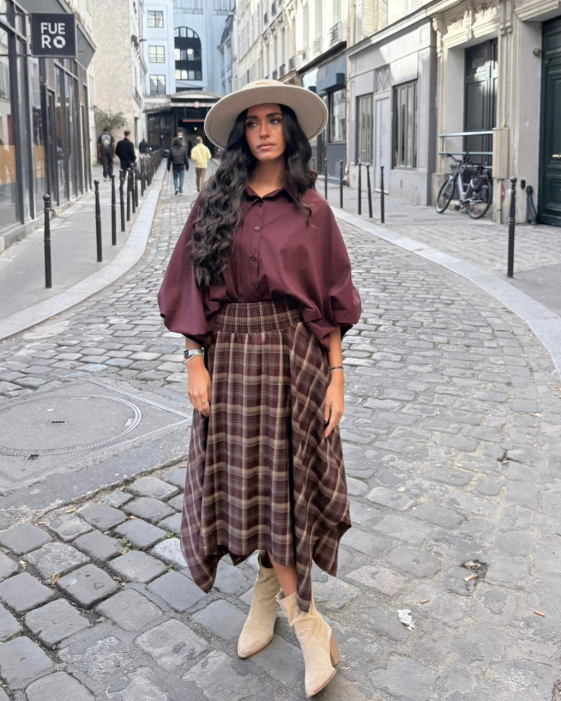 Jupe longue asymétrique à carreaux bordeaux et crème - OR SHÉLI