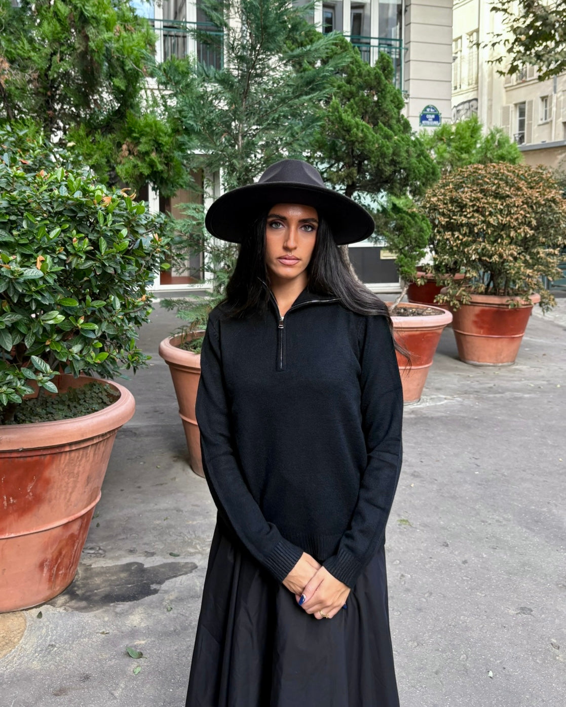 Pull col zippé en maille noire – taille unique – OR SHÉLI